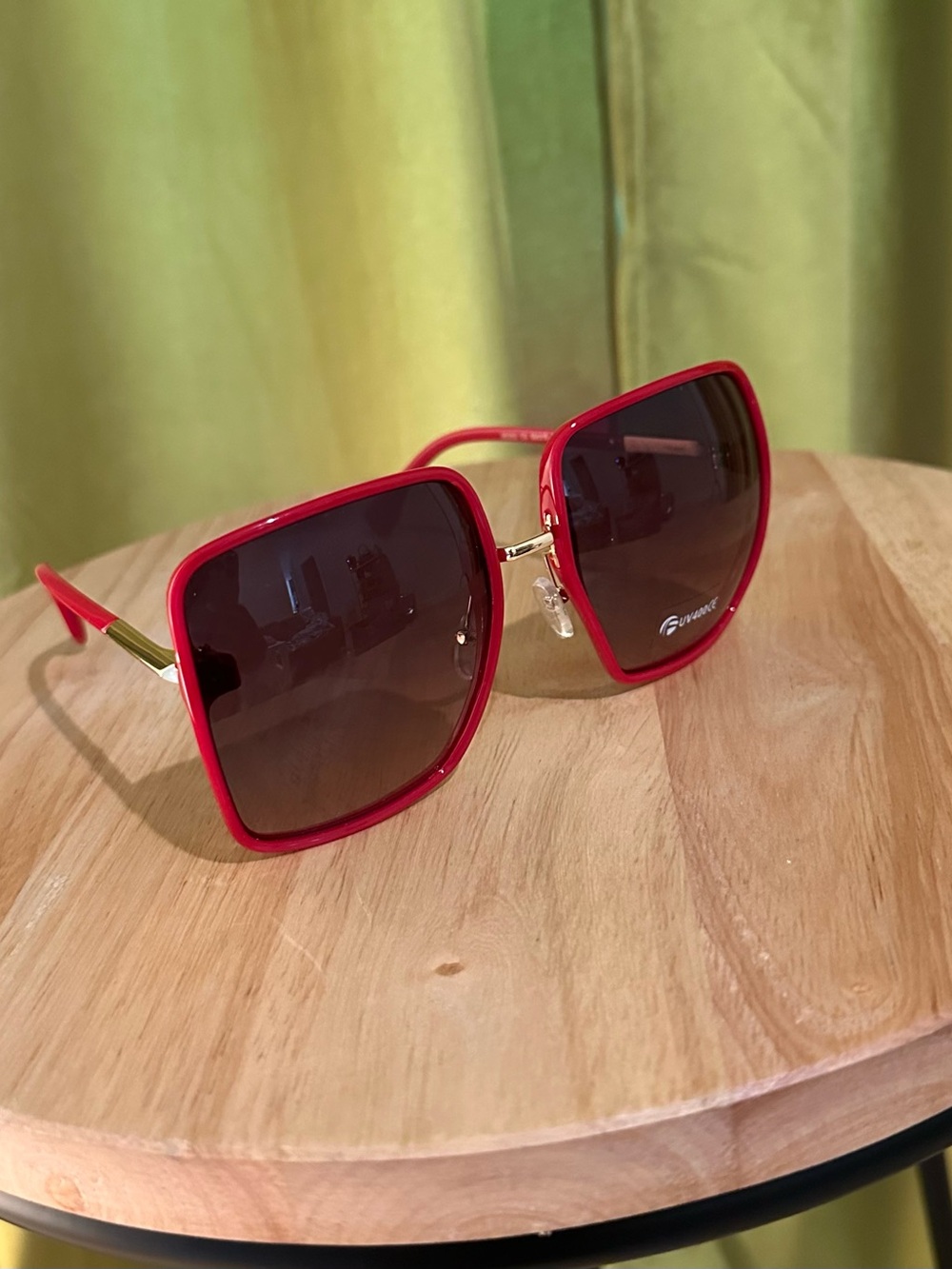 Red Square Frame Women's Sunglasses - Unbranded